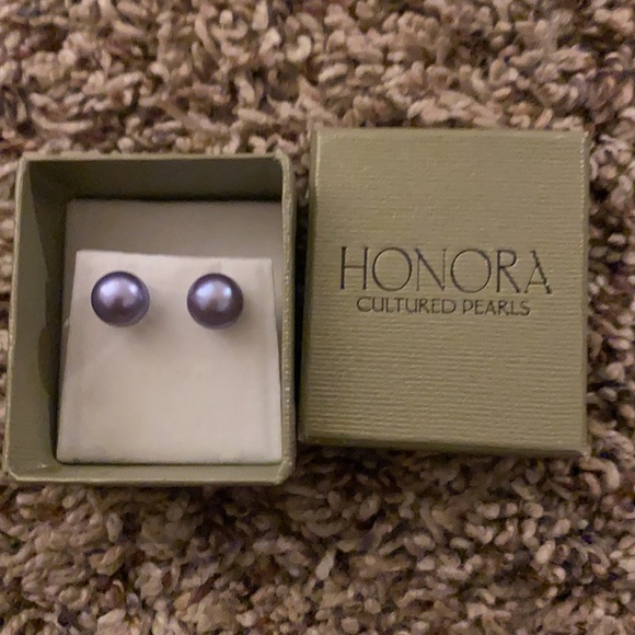 Earring - Picture 2 of 4